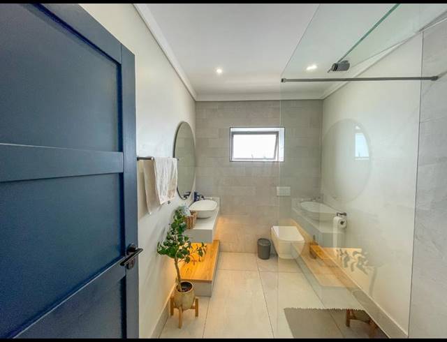 5 BEDROOM HOUSE FOR SALE IN MIDSTREAM ESTATE